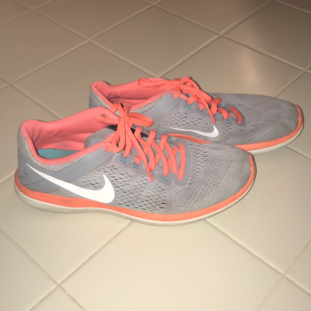 Great used condition- Nike Flex 2016 Run Sneakers